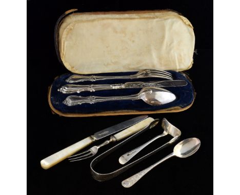 Victorian silver knife, fork and spoon set with moulded handles, by Martin, Hall & Co., Sheffield, 1854,  in fitted cased, su