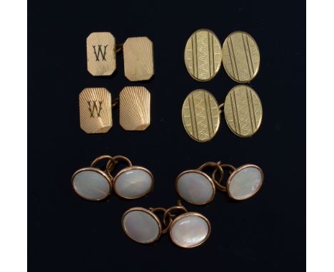Gold cufflinks  with engine turned decoration, 9ct  Chester 1928, gold front cufflinks and mother of pearl shirt studs   9 ct
