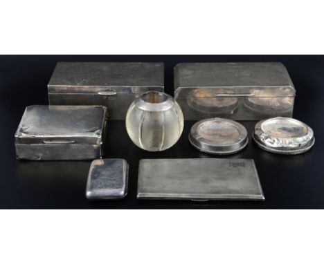 George V silver cigarette case with engine turned decoration, by E S & Co., Birmingham, 1920, another smaller, three cigarett