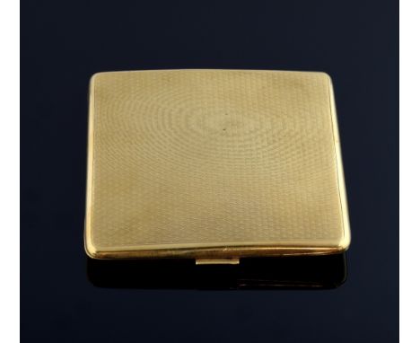 Gold cigarette case with engine turned decoration, Birmingham 1929   Good condition, a few small and shallow dimples, weight 