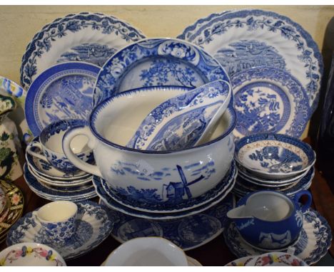 A Collection of Blue and White China to Include Real Old Willow Cups, Saucers etc, Spode Italian Lobed Shaped Dish, Wedgwood 