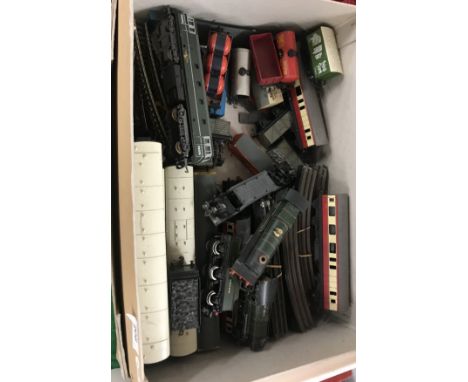 A collection of various Hornby and other Dublo railwayana, including a County of Bedford 4-4-0 loco, a 0-4-0 die-cast tank lo