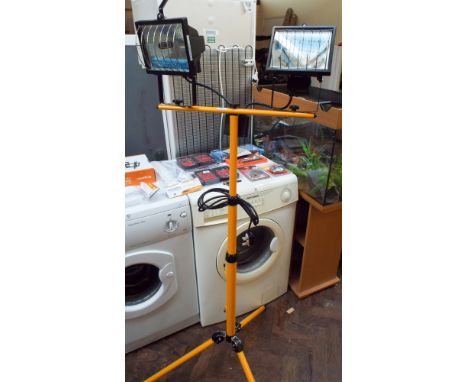 A new twin headed telescopic 400 watt halogen double flood light