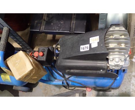 Clarke Airmaster Tiger 8/35, 24 litre air compressor, 230v. Not available for in-house P&P, contact Paul O'Hea at Mailboxes o