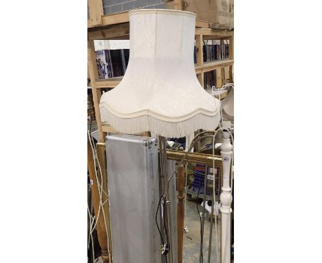 Mother and daughter floor lamp. Not available for in-house P&P, contact Paul O'Hea at Mailboxes on 01925 659133Condition Repo