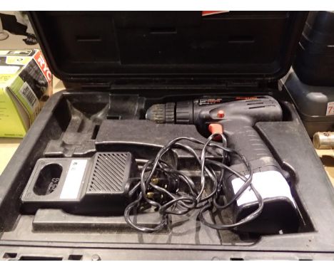Snap-on CDRU20 9.6v battery drill with battery and charger. Not available for in-house P&P, contact Paul O'Hea at Mailboxes o