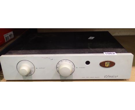 Unico stereo value mosfet amplifier, some rusting in parts, surface wear and scratches throughout. Not available for in-house