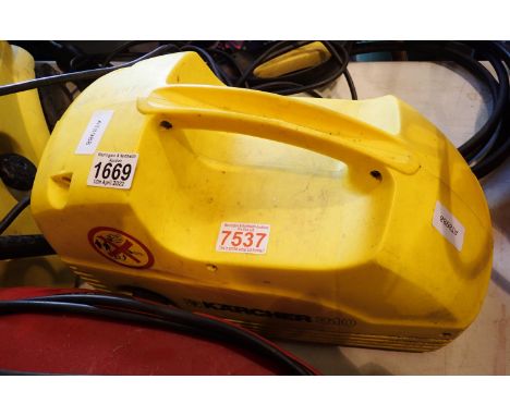 Karcher 310 pressure washer with lance. Not available for in-house P&P, contact Paul O'Hea at Mailboxes on 01925 659133Condit