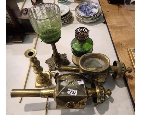 Quantity of mixed brass including lamp. Not available for in-house P&amp;P, contact Paul O'Hea at Mailboxes on 01925 659133 