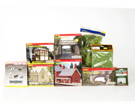 Hornby 00 Gauge Scaledale Buildings and other Accessories, Scaledale, The Old School House, Railway Bridge, Old Green Cottage