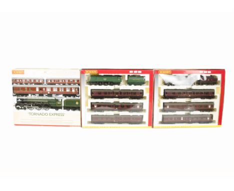 Hornby 00 Gauge Train Packs with replaced Locomotives and Coaches, R3059 Tornado Express comprising BR green 60163 'Tornado' 