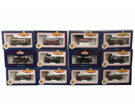 Boxed Bachmann OO Gauge Tank Wagons, four 33-505 green/white 'Castrol' wagons, two 37-653 'Burmah', two 33-502A 'Berry Wiggin