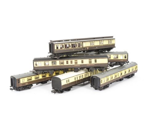 BR Pullman WR and GWR 00 Gauge chocolate and cream Coaches by various makers, including Trix Pullmans (2), Trix BR WR (5), Tr