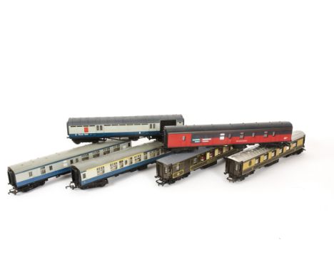 Hornby and Other Unboxed OO Gauge Coaching Stock, including 8 China-made Pullman cars and 2 Margate examples (none with light