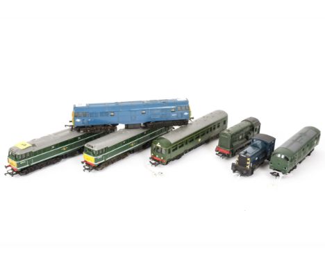 Triang-Hornby and Other OO Gauge BR-era Diesel Trains, class 31 locos in green (2) and blue (1), blue Hymek, green 08 shunter