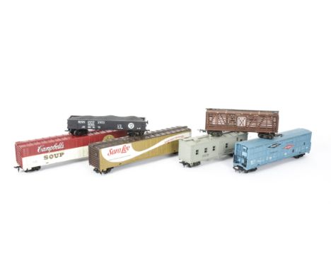 American HO Gauge Freight Stock by Athearn and others, including High Cube wagons, tank wagons, box cars, gondolas, hopper wa