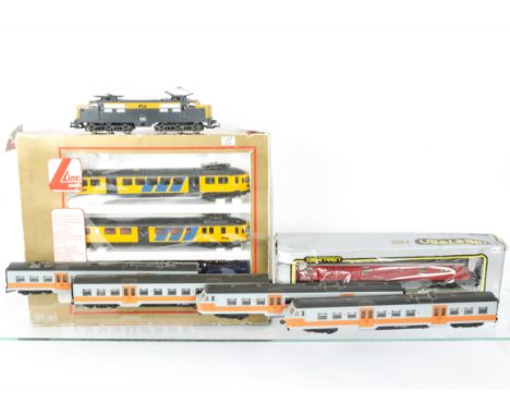Lima HO Gauge Belgian Danish and Dutch Trains, Belgian Bo-Bo electric loco no 150012 in blue/black, 4-car unit no 826 in grey