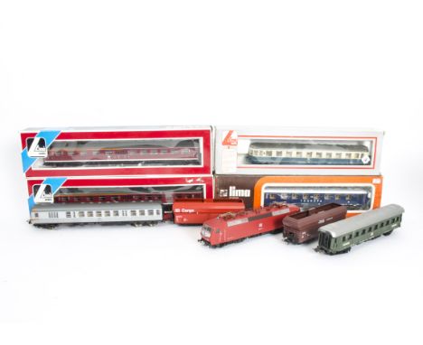 Lima HO Gauge German Trains, DB class 515 diesel railcars (3 powered and 2 trailers, all in red livery), Bo-Bo diesel locos 2