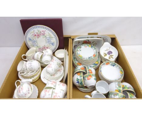 Wedgwood 'Eden' pattern dinner and tea ware, Royal Worcester Evesham tableware, Duchess 'Morning Mist' part teaware, Wedgwood