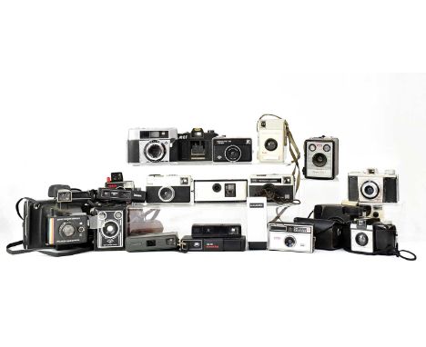 A collection of various vintage cameras to include a Polaroid Super Colour Swinger, a Polaroid 1000 Land camera, a Polaroid P