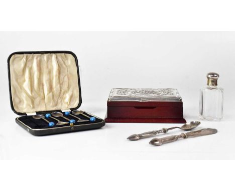 A quantity of hallmarked silver items to include a jewellery box with hallmarked silver lid, a cased set of coffee bean finia