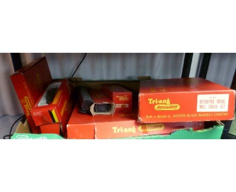 Tri-ang "00" gauge model railway, many boxed pieces, including 4-6-2 Britannia locomotive and tender, two tank locomotives, M