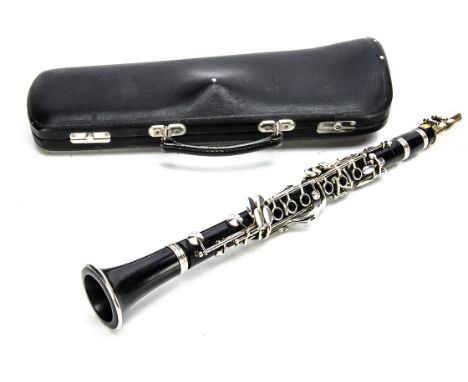 Clarinet, a Clemens Meinel Wernitzgrun Clarinet No 19234, made in GDR, very good condition in hard case