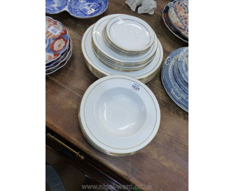 A quantity of  Royal Worcester 'Contessa' dinner and teaware.