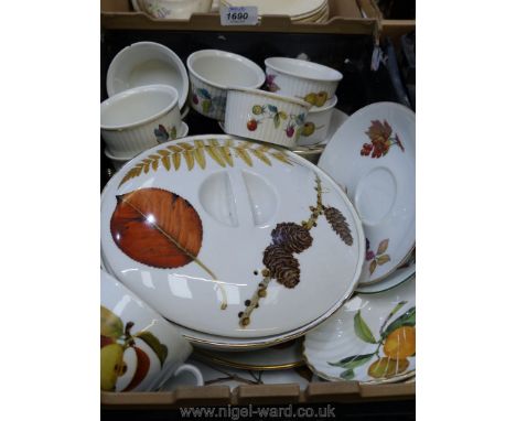 A quantity of Royal Worcester china including Evesham cake stand, Strawberry decorated souffle pots, vegetable dish etc.