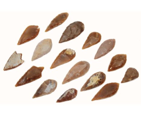 SIXTEEN ENGLISH NEOLITHIC FLINT ARROW HEADS reputedly from Middlesex