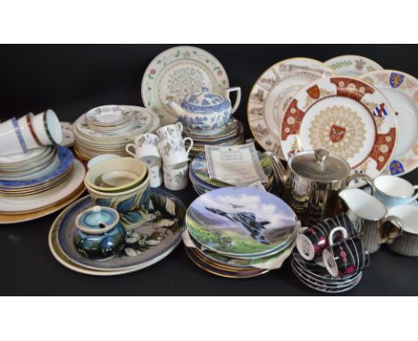 Royal Doulton, Bradford Exchange &amp; Wedgwood collectors plates, Spode cabinet plates, Alvingham pottery, Royal Worcester J