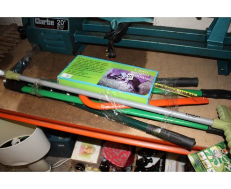***A SELECTION OF GARDEN TOOLS