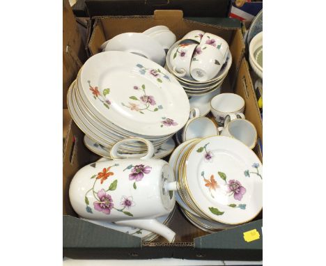 A TRAY OF ROYAL WORCESTER ASTLEY CHINA 