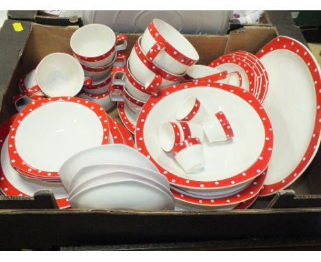 A TRAY OF MIDWINTER STYLECRAFT POLKA DOT PATTERN TEA AND DINNERWARE 