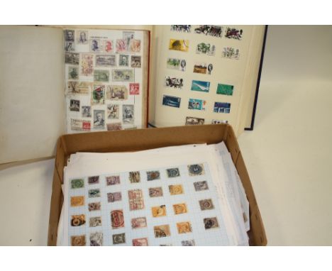 A COLLECTION OF VINTAGE WORLD STAMPS TO INCLUDE ALBUMS