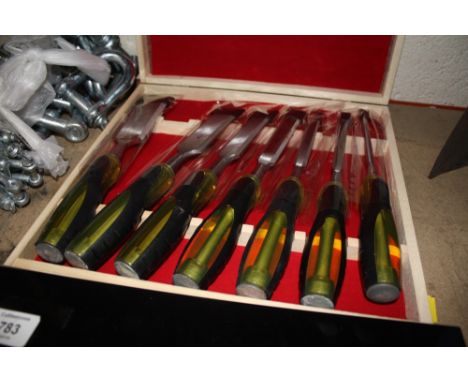 ***A DELUXE WOOD CHISEL SET