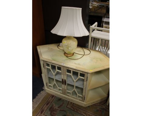 A CHINESE STYLE TELEVISION CABINET AND A TABLE LAMP (2)