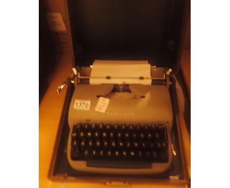 Vintage Remington portable typewriter. Not available for in-house P&amp;P, contact Paul O'Hea at Mailboxes on 01925 659133 