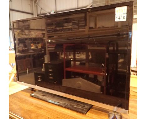 JVC 32 inch flat screen TV, no remote. Not available for in-house P&amp;P, contact Paul O'Hea at Mailboxes on 01925 659133 Co