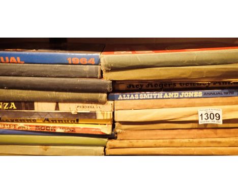 Shelf of mixed Childrens vintage annuals to include Eagle, bonza etc. Not available for in-house P&amp;P, contact Paul O'Hea 