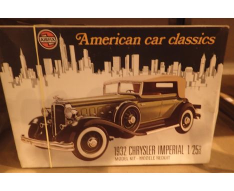 Airfix 1/25 scale plastic kit of 1932 Chrysler Imperial, appears complete, contents unchecked. P&amp;P Group 1 (£14+VAT for t