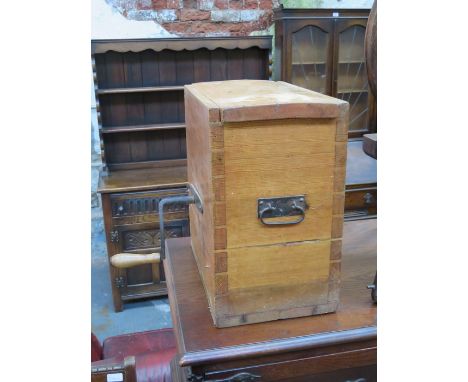 VINTAGE WOODEN CHURN WITH HANDLE 