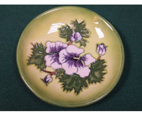 MOORCROFT TUBE LINED FLORAL DECORATED CERAMIC COASTER, DIAMETER APPROXIMATELY 12cm 