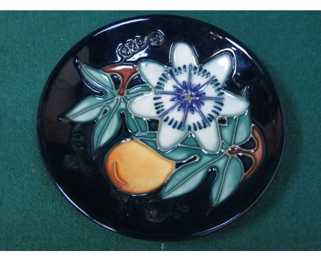 MOORCROFT TUBE LINED FLORAL DECORATED CIRCULAR CERAMIC COASTER, DIAMETER APPROXIMATELY 12cm 