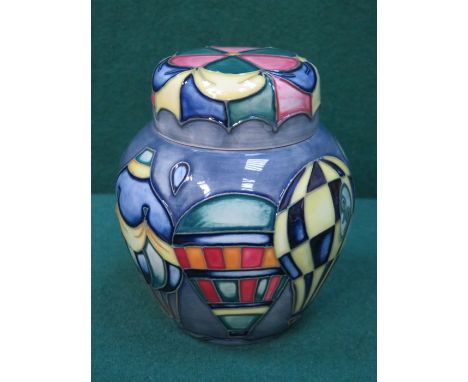MOORCROFT 'BALLOONS' CERAMIC GINGER JAR WITH COVER (SECOND), APPROXIMATELY 12cm HIGH 