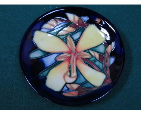 MOORCROFT 'PANACHE' TUBE LINED FLORAL DECORATED CERAMIC COASTER, DIAMETER APPROXIMATELY 12cm 