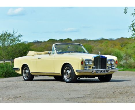 Introduced in March of 1971, the Corniche was a revised version of the H J Mulliner, Park Ward-bodied two-door variants of th