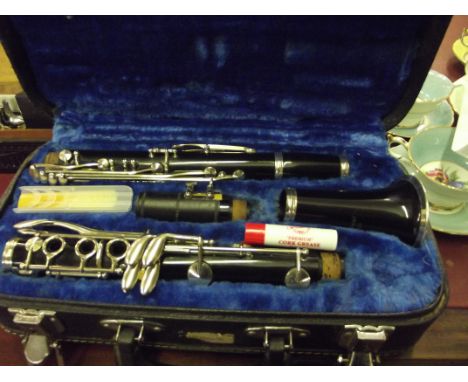 Cased clarinet, complete 