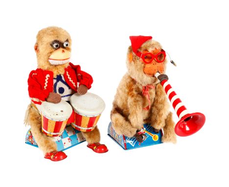 2 ALPS Affen-Automaten, Japan, batteriebetrieben, ”Trumpet playing Monkey” und ”Bongo Monkey”, Alterungs- und Gebrauchsspuren