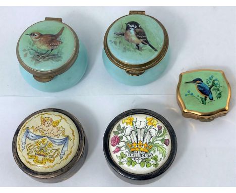 A hallmarked silver set of 6 circular boxes with enamel lids: "The St James House Collection", depicting birds, cased, 5.5 oz